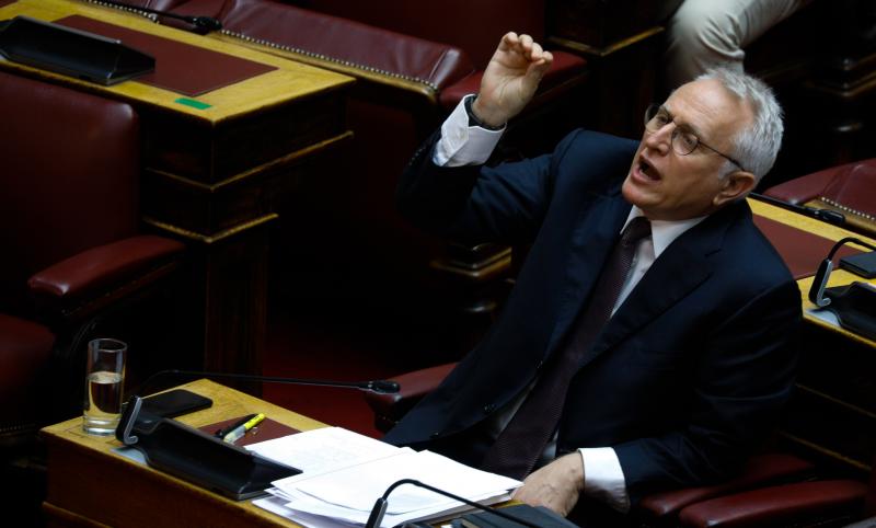 γιάννης Ραγκούσης