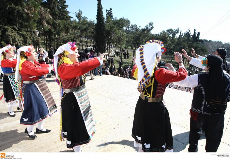 παραδοσιακοί χοροί 