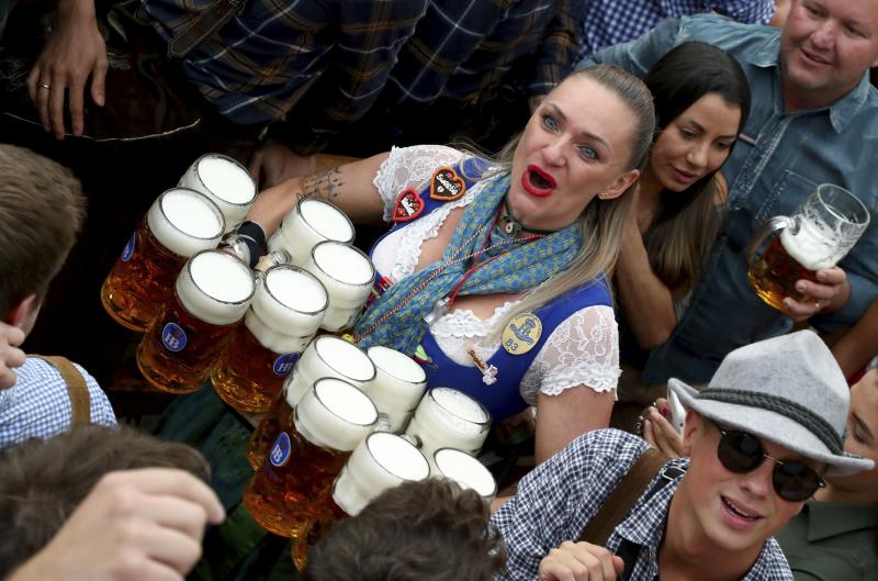 κόσμος στο Oktoberfest της Γερμανίας