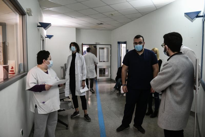 εργαζόμενοι του νοσοκομείο «Αττικόν»