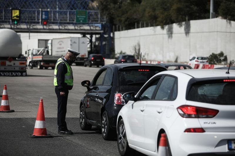 Έλεγχος στα διόδια από τους αστυνομικούς