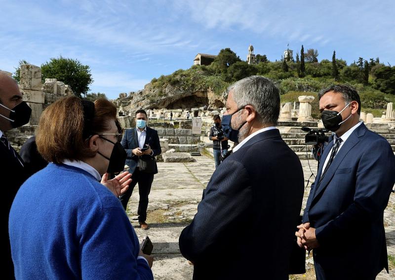 Λίνα Μενδώνη και Γιώργος Πατούλης στην Ελευσίνα