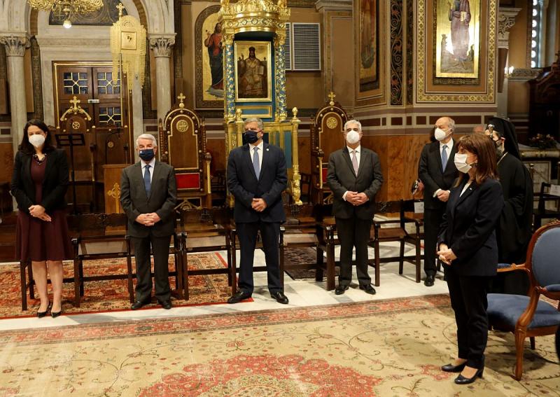 Η Κατερίνα Σακελλαροπούλο στον Καθεδρικό Ναό Αθηνών