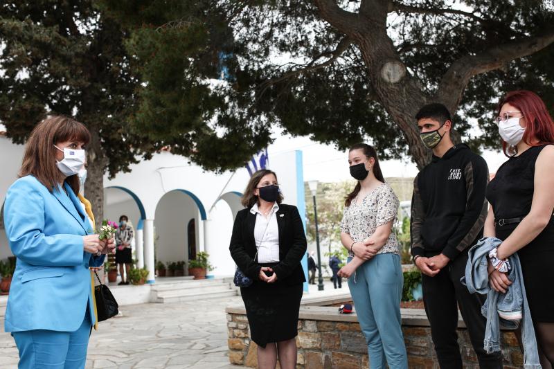 κατερίνα σακελλαροπούλου