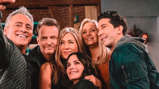 πρωταγωνιστές «Friends» βγάζουν σέλφι