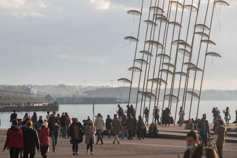 παραλία ομπρέλες Θεσσαλονίκη