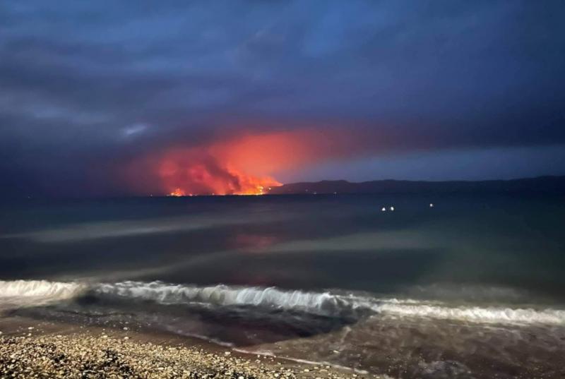 Φωτιά στη Λίμνη Ευβοίας