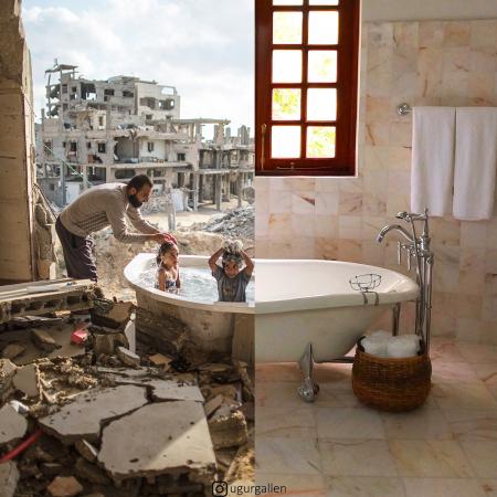 άνδρας πλένει παιδιά σε μπανιέρα μετά από βομβαρδισμό