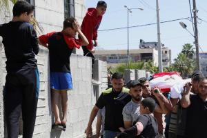 σορός ατόμου στη Γάζα