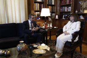 μητσοτακης σακκελαροπουλου