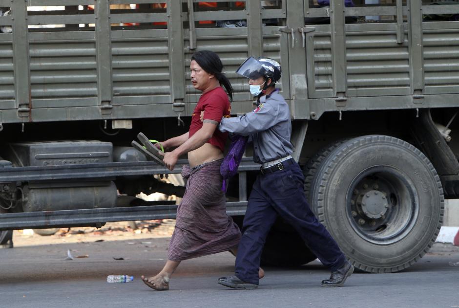 συλλήψεις στη Μιανμάρ