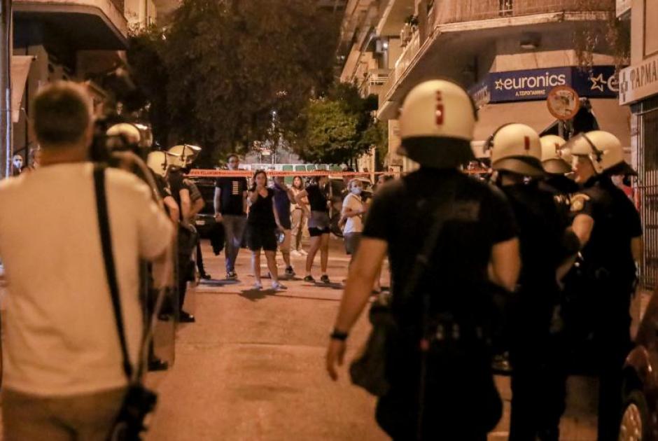 Αστυνομικοί στα Πετράλωνα - Βιασμός καθαρίστριας 