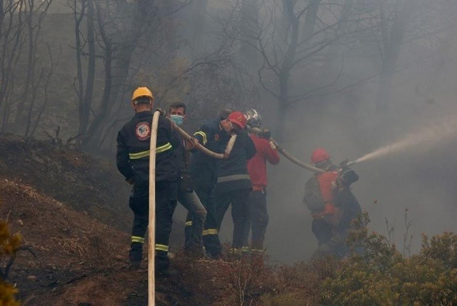 Φωτιά στη Βαρυμπόμπη