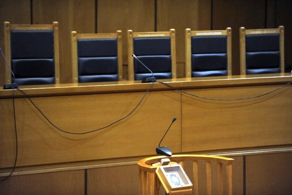 ανακριτής κατηγορούμενος 