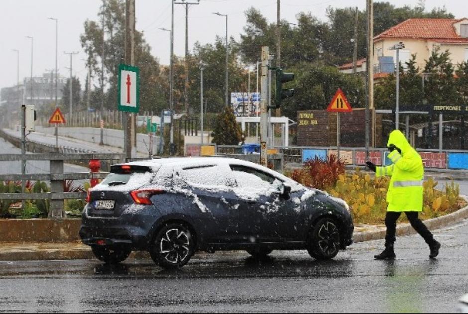 χιόνια αυτοκίνητο 