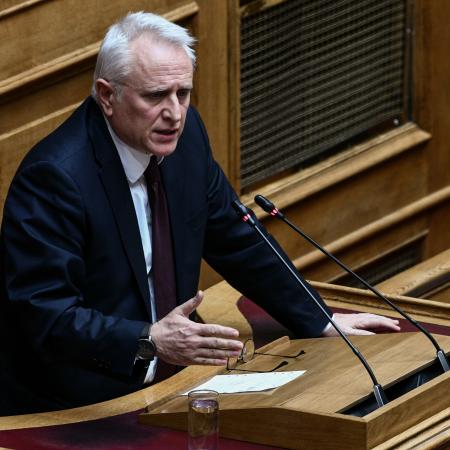 γιάννης Ραγκούσης