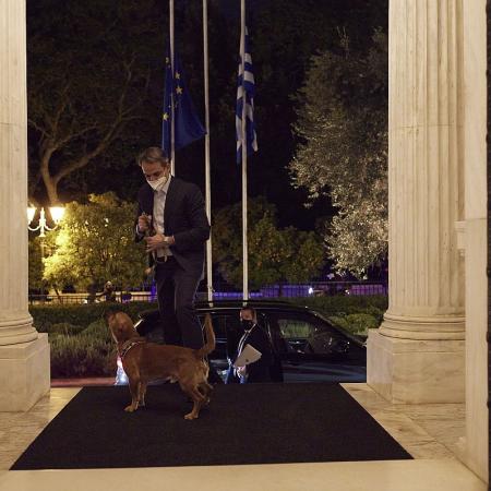 Ο Κυριάκος Μητσοτάκης με τον Peanut