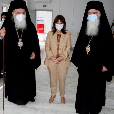 Κατερίνα Σακελλαροπούλου με τον Αρχιεπίσκοπο Ιερώνυμο