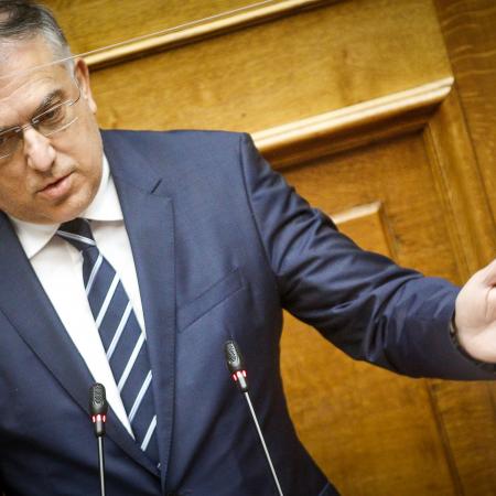 Ο Τάκης Θεοδωρικάκος στη Βουλή