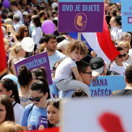 διαδηλωτές στην Κροατία κατά της άμβλωσης