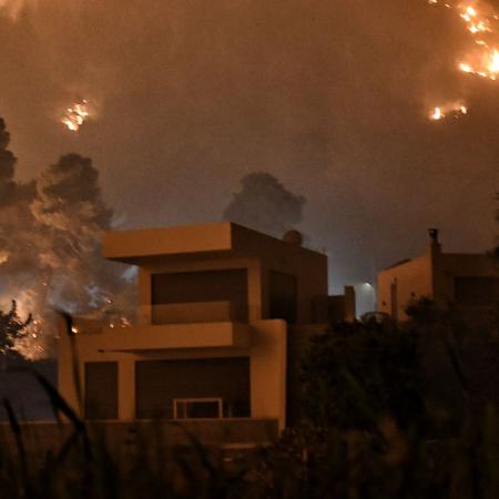 Φωτιά στον Σχίνο Κορινθίας