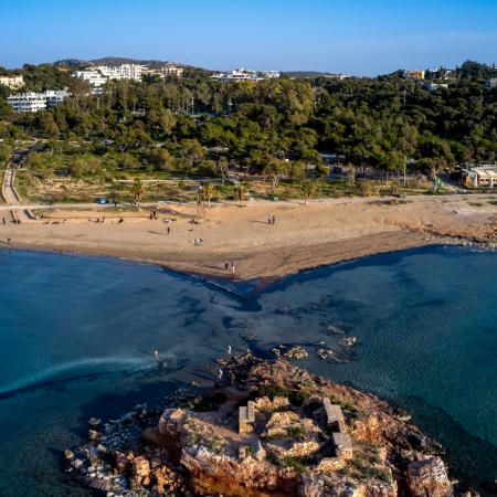 παραλία στο Καβούρι