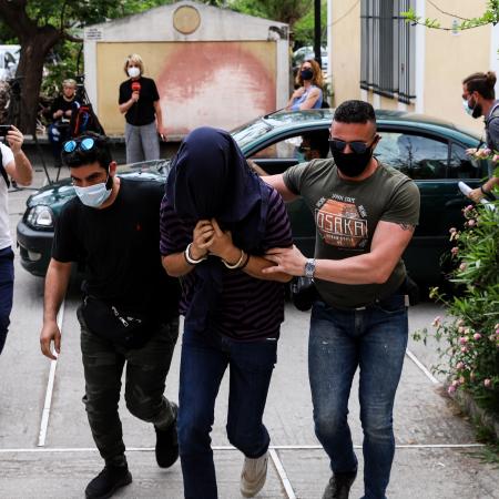 22χρονος σάτυρος