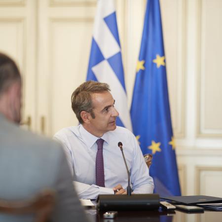 Σύσκεψη για τις φρεγάτες στο Μαξίμου