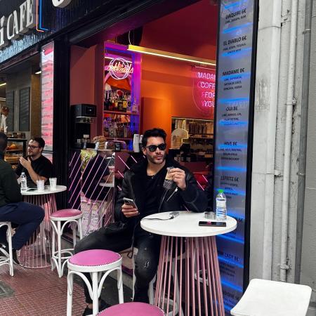 asimakopoulos oui madame