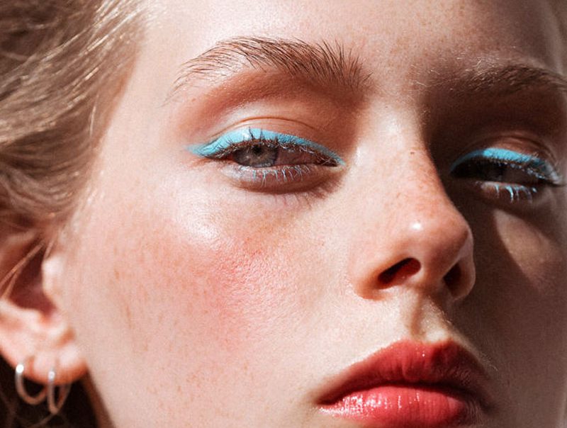 γαλάζιο eyeliner